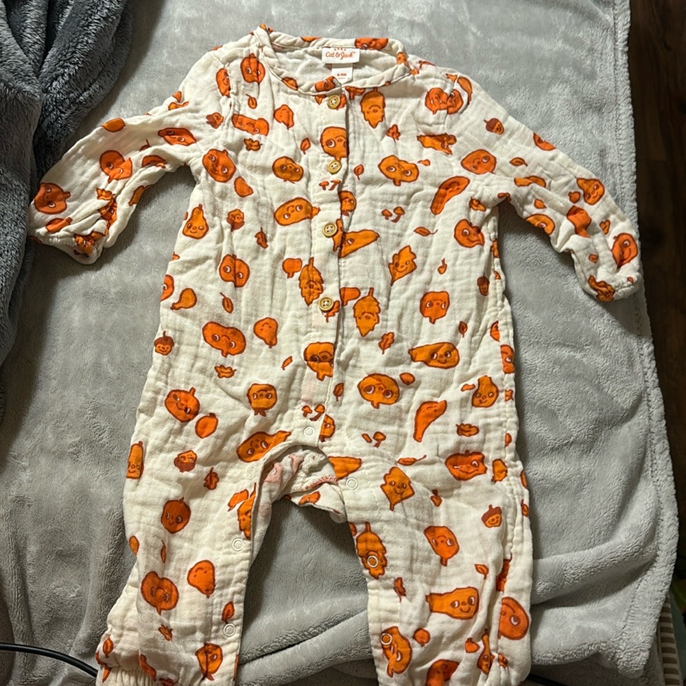6-9 pumpkin and leaves onesie